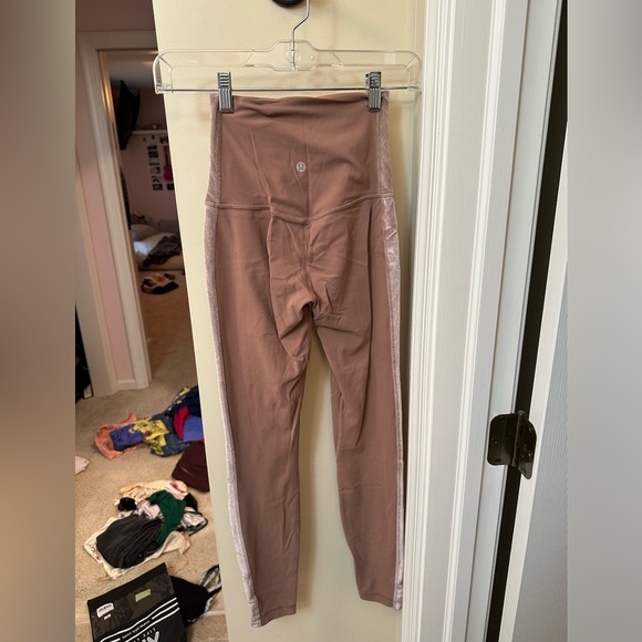 Pale pink, Lululemon leggings with velvet stripes of the side - Picture 3 of 4